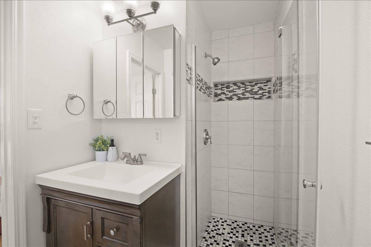 Detail Gallery Image 18 of 28 For 5159 Elester Dr, San Jose,  CA 95124 - 3 Beds | 2 Baths