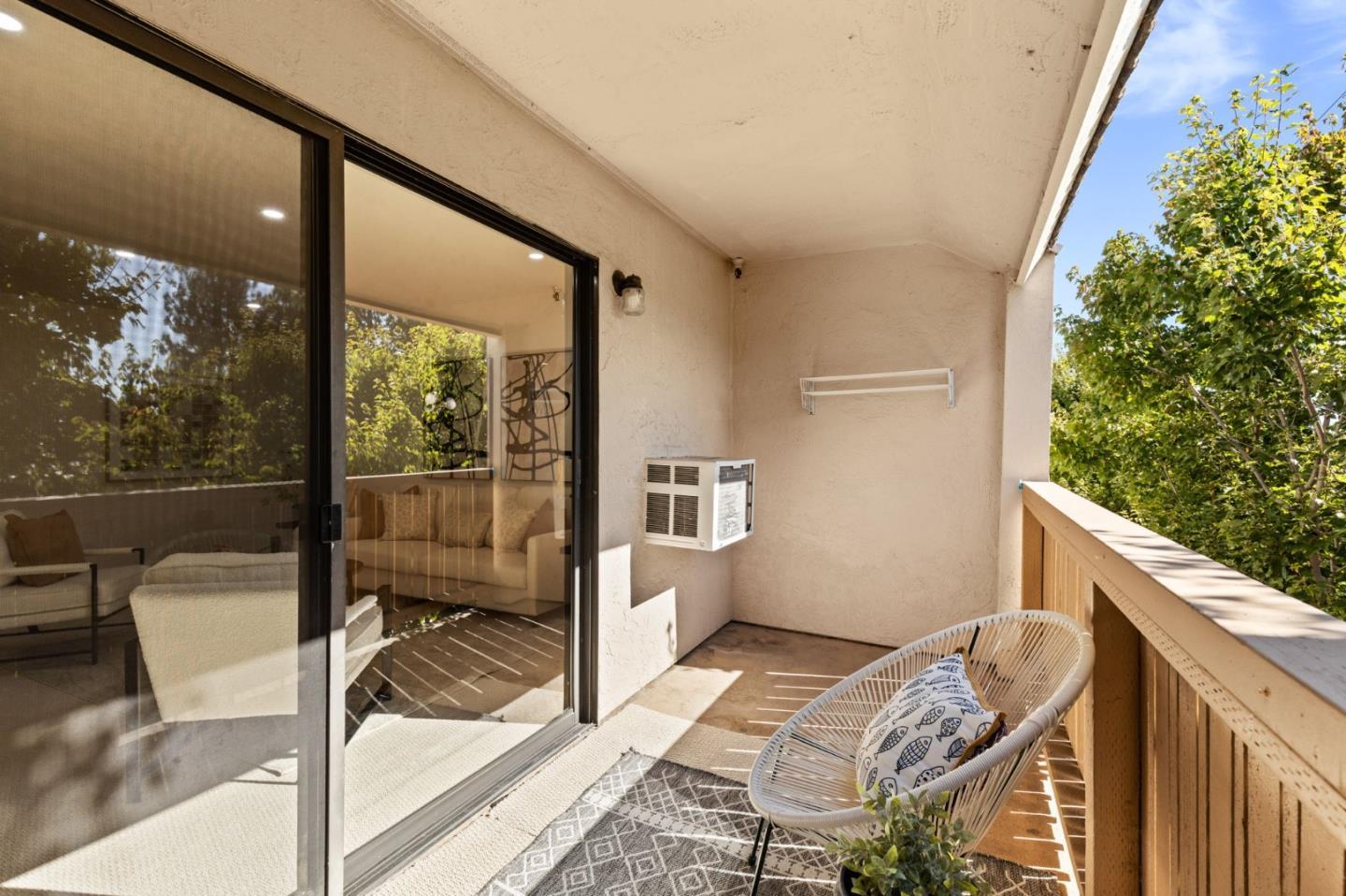 Detail Gallery Image 27 of 37 For 400 Ortega Ave #301,  Mountain View,  CA 94040 - 2 Beds | 1 Baths