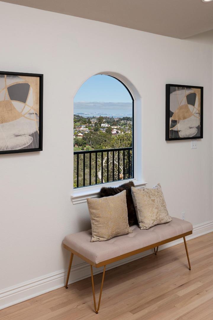 Detail Gallery Image 9 of 41 For 3860 W Naughton Ave, Belmont,  CA 94002 - 4 Beds | 3/1 Baths