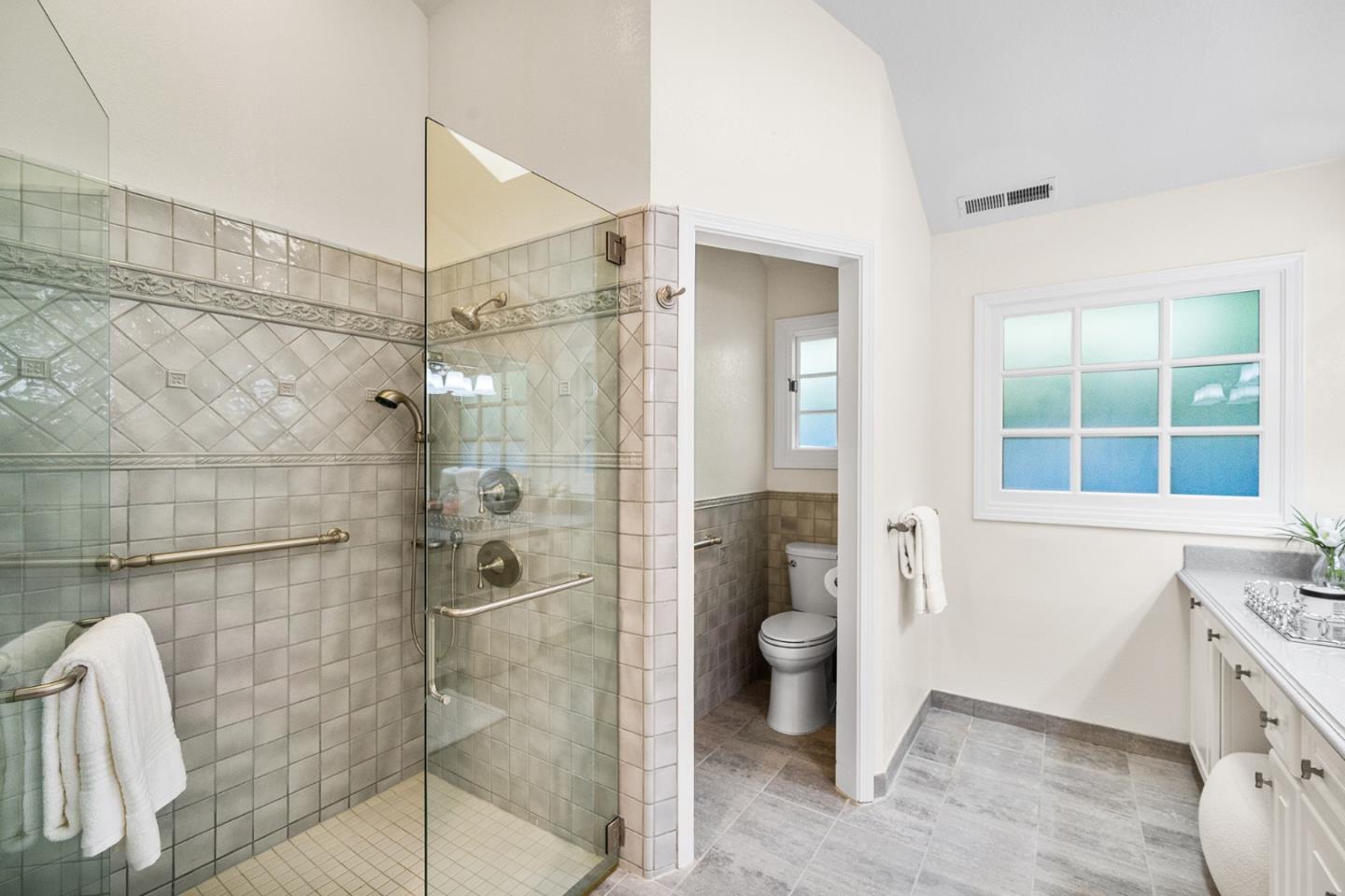 Detail Gallery Image 28 of 54 For 17981 Rose Ct, Monte Sereno,  CA 95030 - 3 Beds | 2 Baths