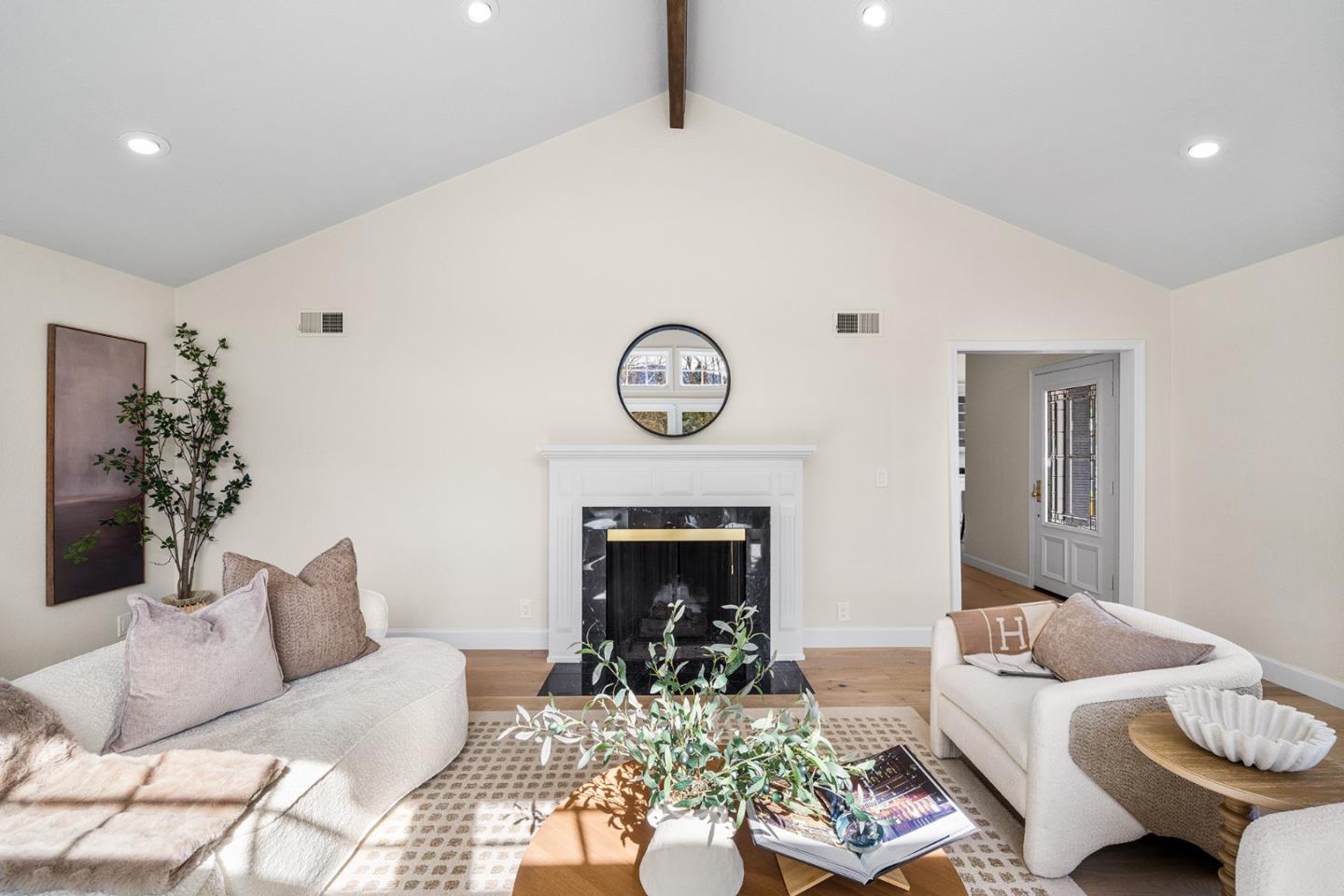 Detail Gallery Image 8 of 54 For 17981 Rose Ct, Monte Sereno,  CA 95030 - 3 Beds | 2 Baths