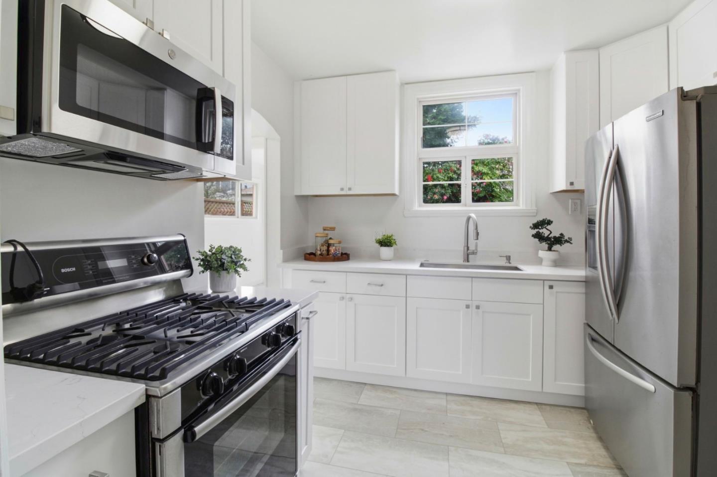 Detail Gallery Image 13 of 43 For 193 Poplar Ave, Millbrae,  CA 94030 - 2 Beds | 1 Baths