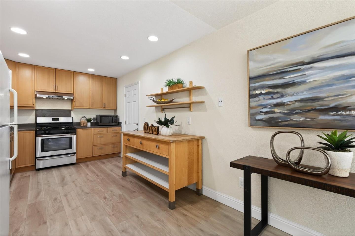 Detail Gallery Image 10 of 26 For 512 Lanfair Cir, San Jose,  CA 95136 - 3 Beds | 2 Baths