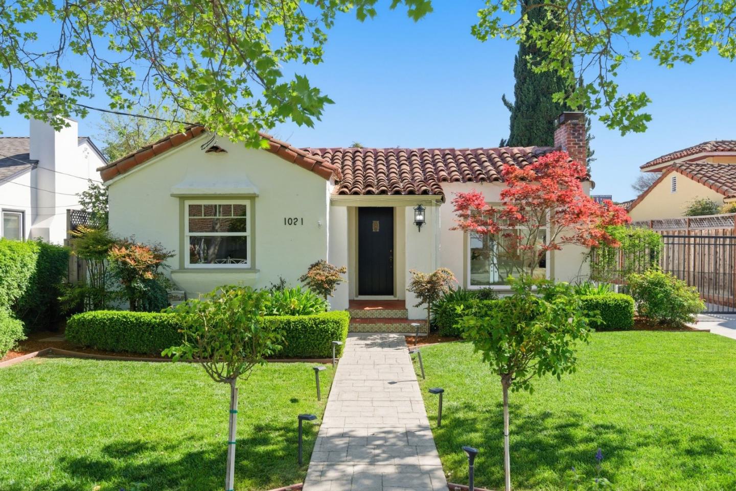 Detail Gallery Image 2 of 44 For 1084 Bennett Way, San Jose,  CA 95125 - 2 Beds | 1 Baths