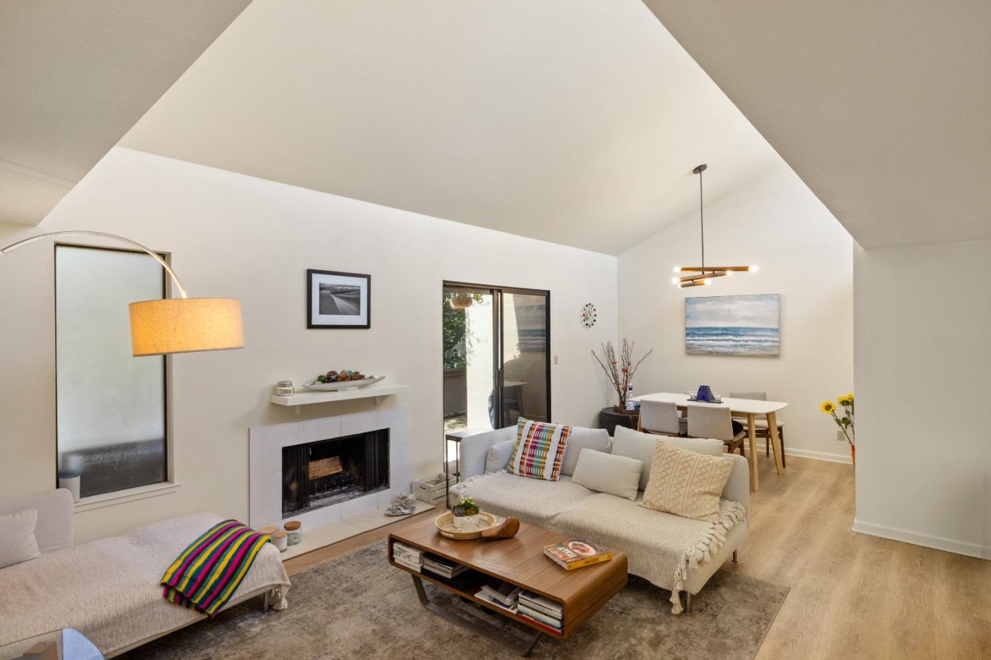 Detail Gallery Image 4 of 21 For 67 Montsalas Dr, Monterey,  CA 93940 - 2 Beds | 2 Baths