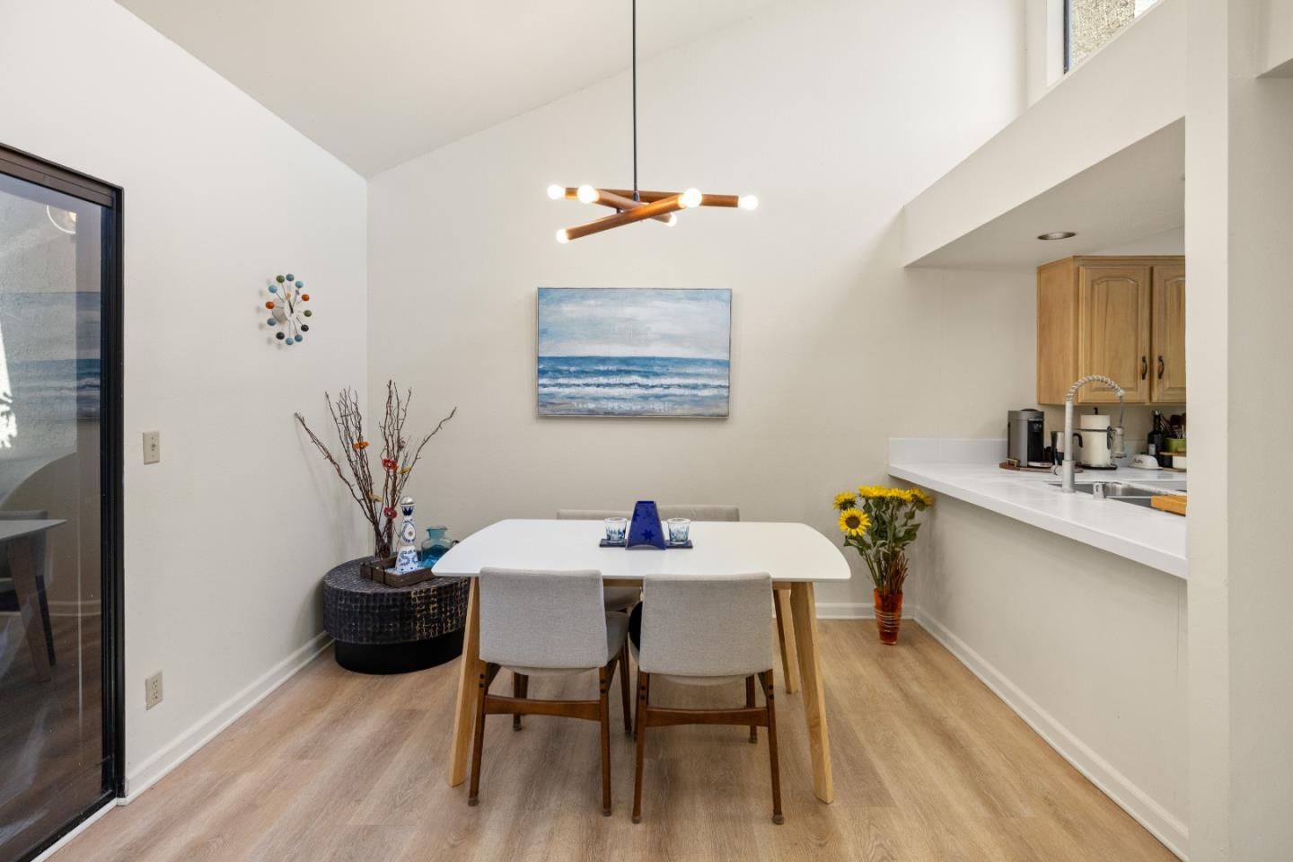 Detail Gallery Image 6 of 21 For 67 Montsalas Dr, Monterey,  CA 93940 - 2 Beds | 2 Baths