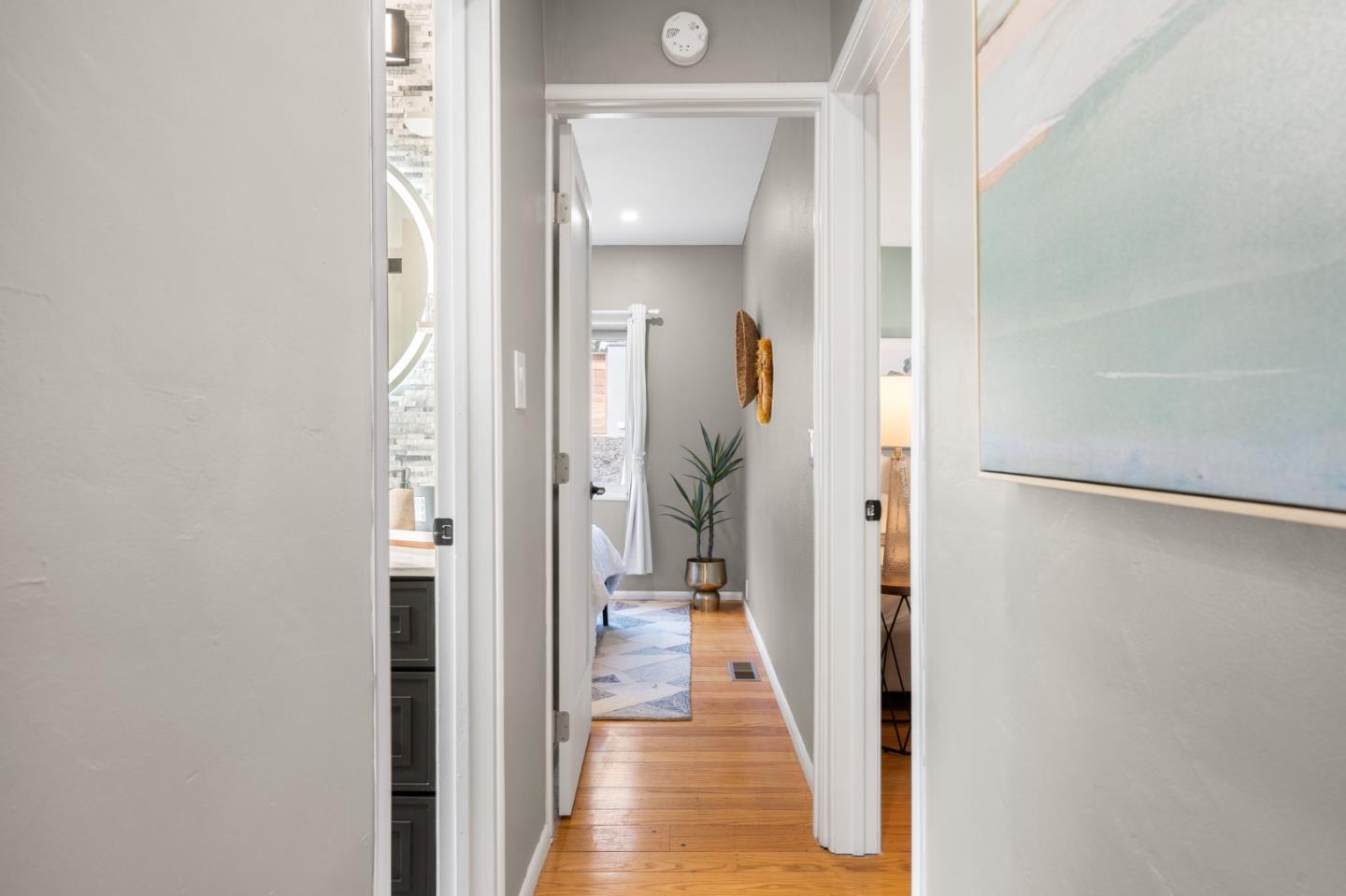 Detail Gallery Image 19 of 46 For 8124 Greenly Dr, Oakland,  CA 94605 - 4 Beds | 2/1 Baths