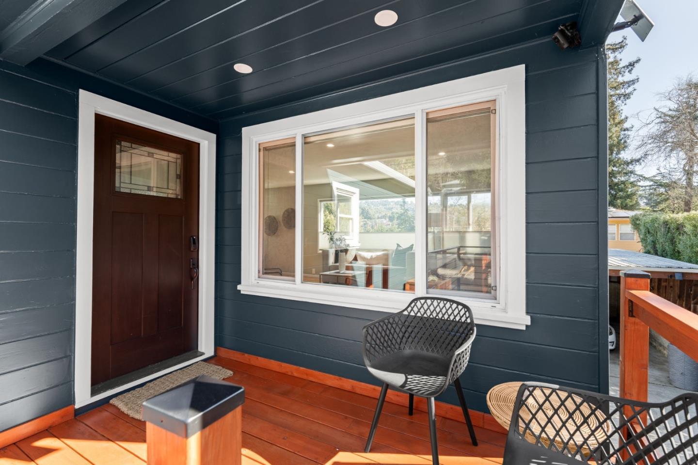 Detail Gallery Image 8 of 46 For 8124 Greenly Dr, Oakland,  CA 94605 - 4 Beds | 2/1 Baths