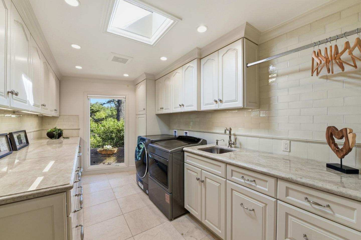 Detail Gallery Image 26 of 39 For 19601 Canon Dr, Los Gatos,  CA 95030 - 4 Beds | 2 Baths