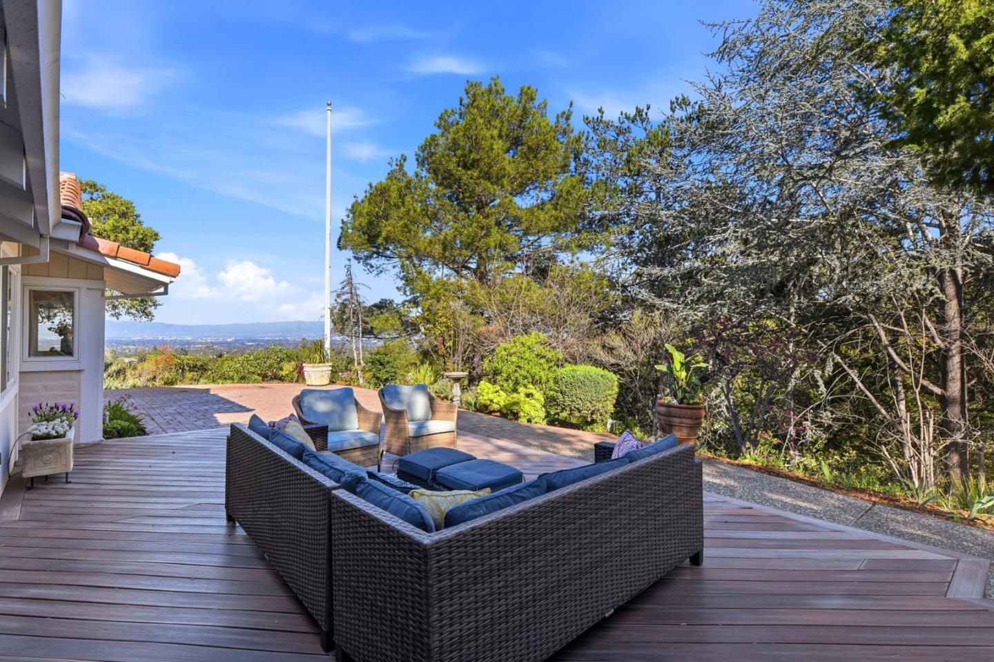 Detail Gallery Image 31 of 39 For 19601 Canon Dr, Los Gatos,  CA 95030 - 4 Beds | 2 Baths