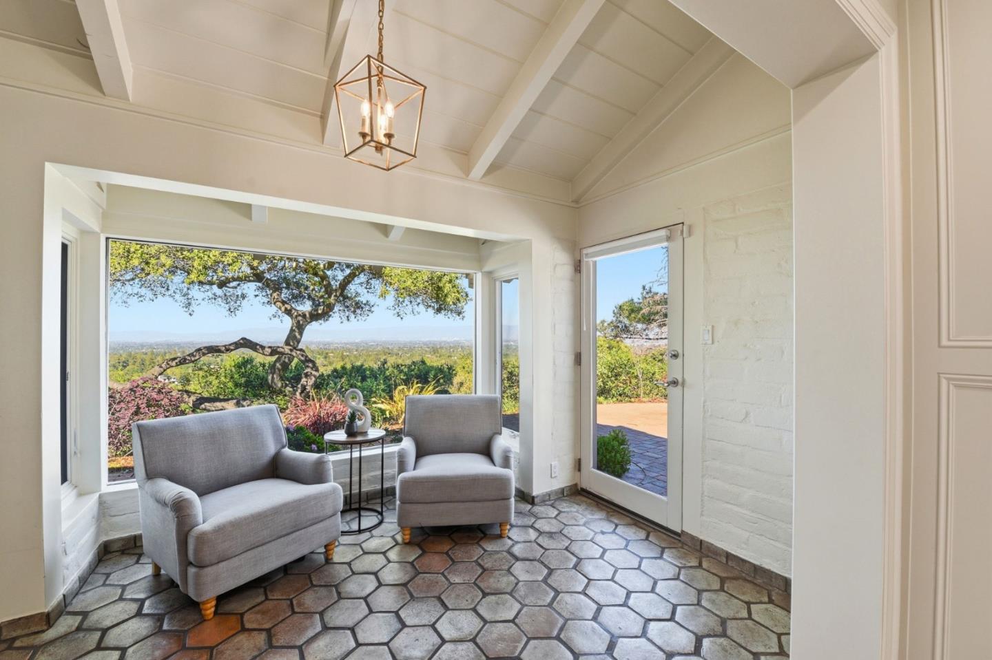 Detail Gallery Image 6 of 39 For 19601 Canon Dr, Los Gatos,  CA 95030 - 4 Beds | 2 Baths