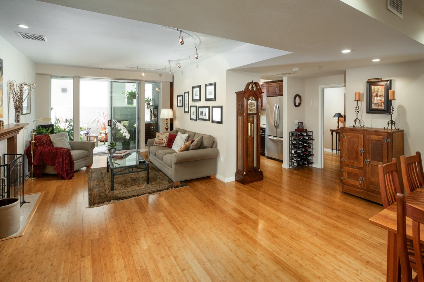 Detail Gallery Image 4 of 32 For 46 W Julian St #208,  San Jose,  CA 95110 - 2 Beds | 2 Baths