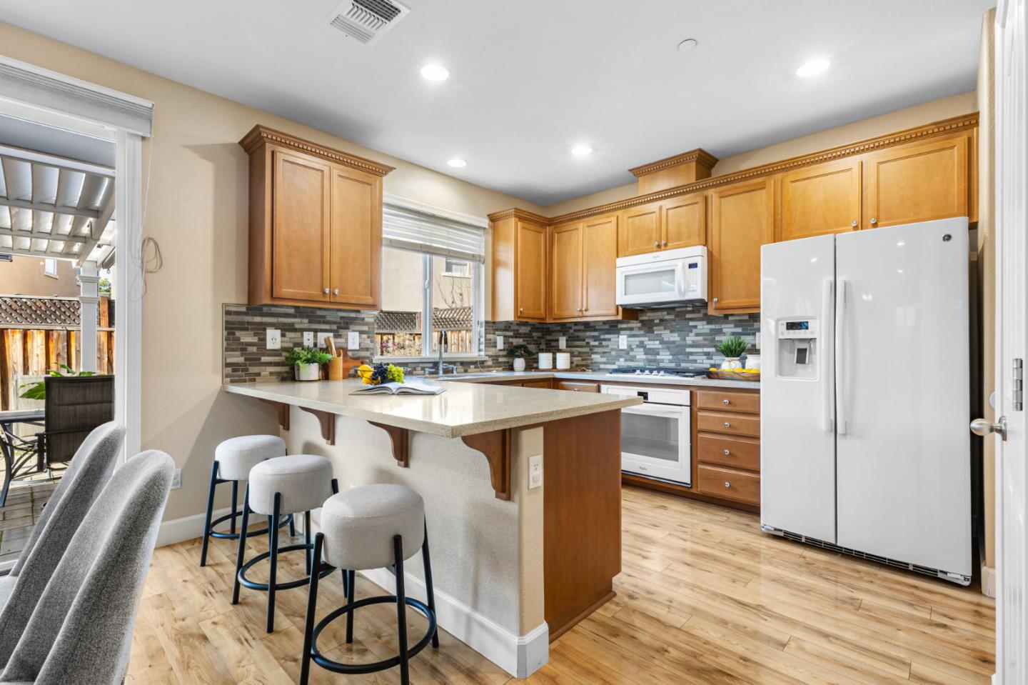 Detail Gallery Image 7 of 28 For 41 Caspian Way, Gilroy,  CA 95020 - 4 Beds | 2/1 Baths