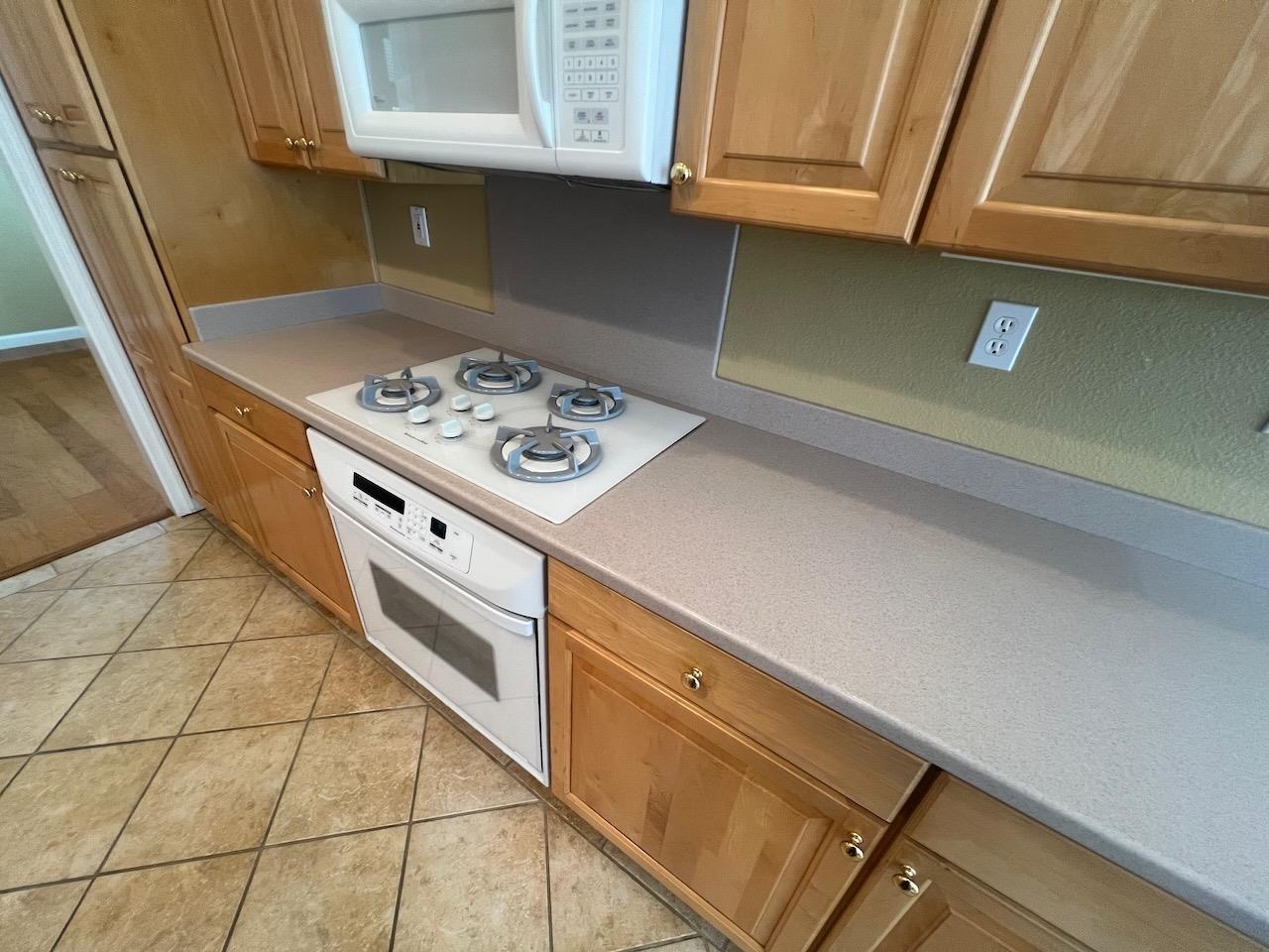 Detail Gallery Image 5 of 35 For 2076 Mataro Way, San Jose,  CA 95135 - 3 Beds | 2 Baths