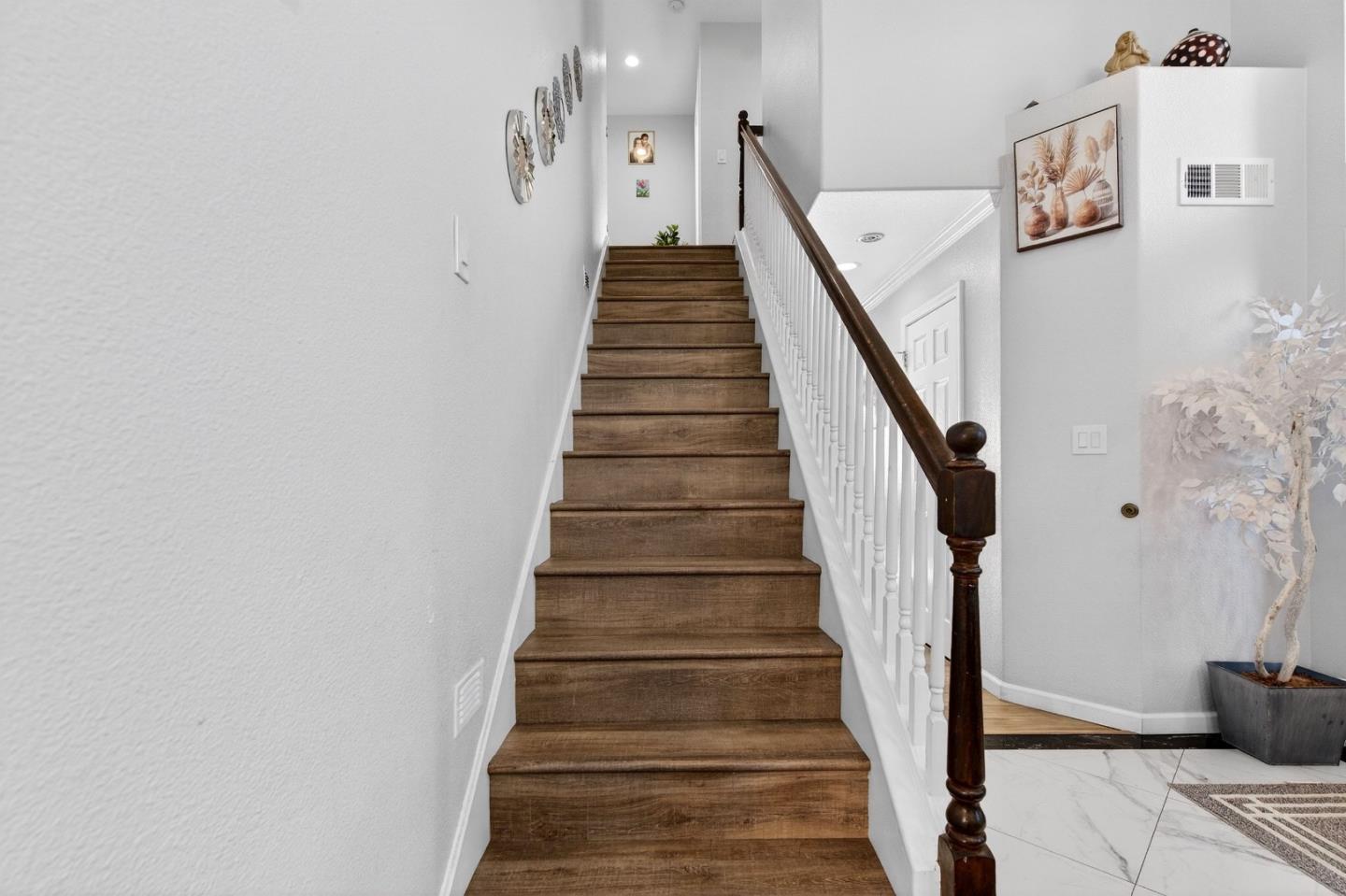 Detail Gallery Image 15 of 37 For 3330 Vernice Ave, San Jose,  CA 95127 - 4 Beds | 2/1 Baths