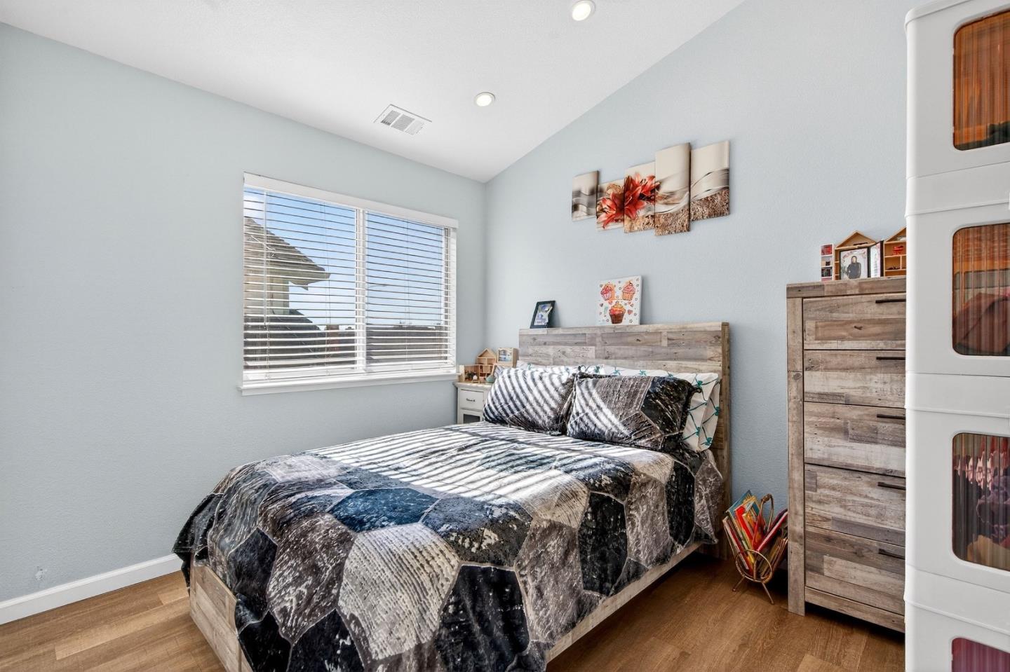 Detail Gallery Image 21 of 37 For 3330 Vernice Ave, San Jose,  CA 95127 - 4 Beds | 2/1 Baths