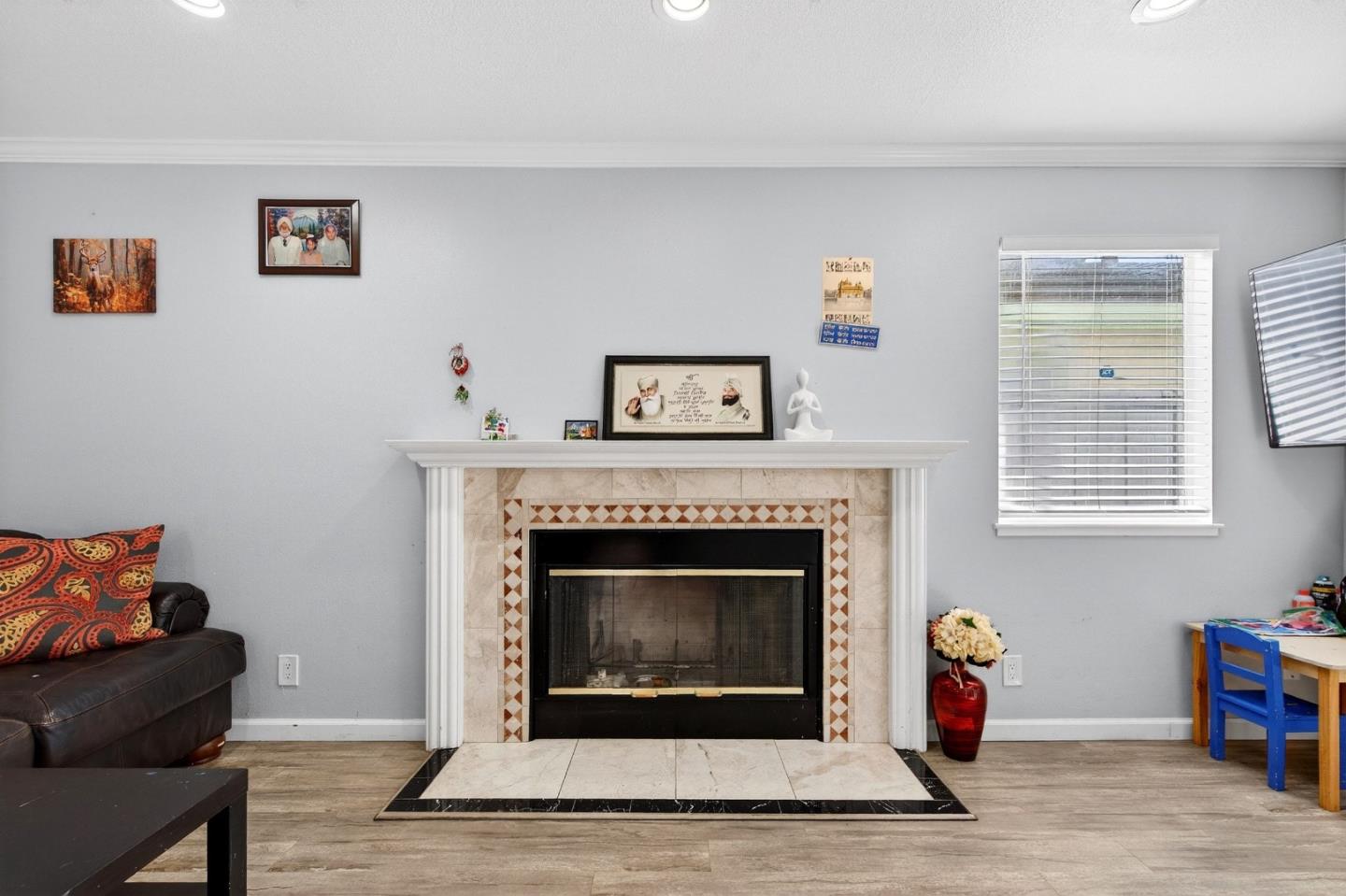 Detail Gallery Image 4 of 37 For 3330 Vernice Ave, San Jose,  CA 95127 - 4 Beds | 2/1 Baths