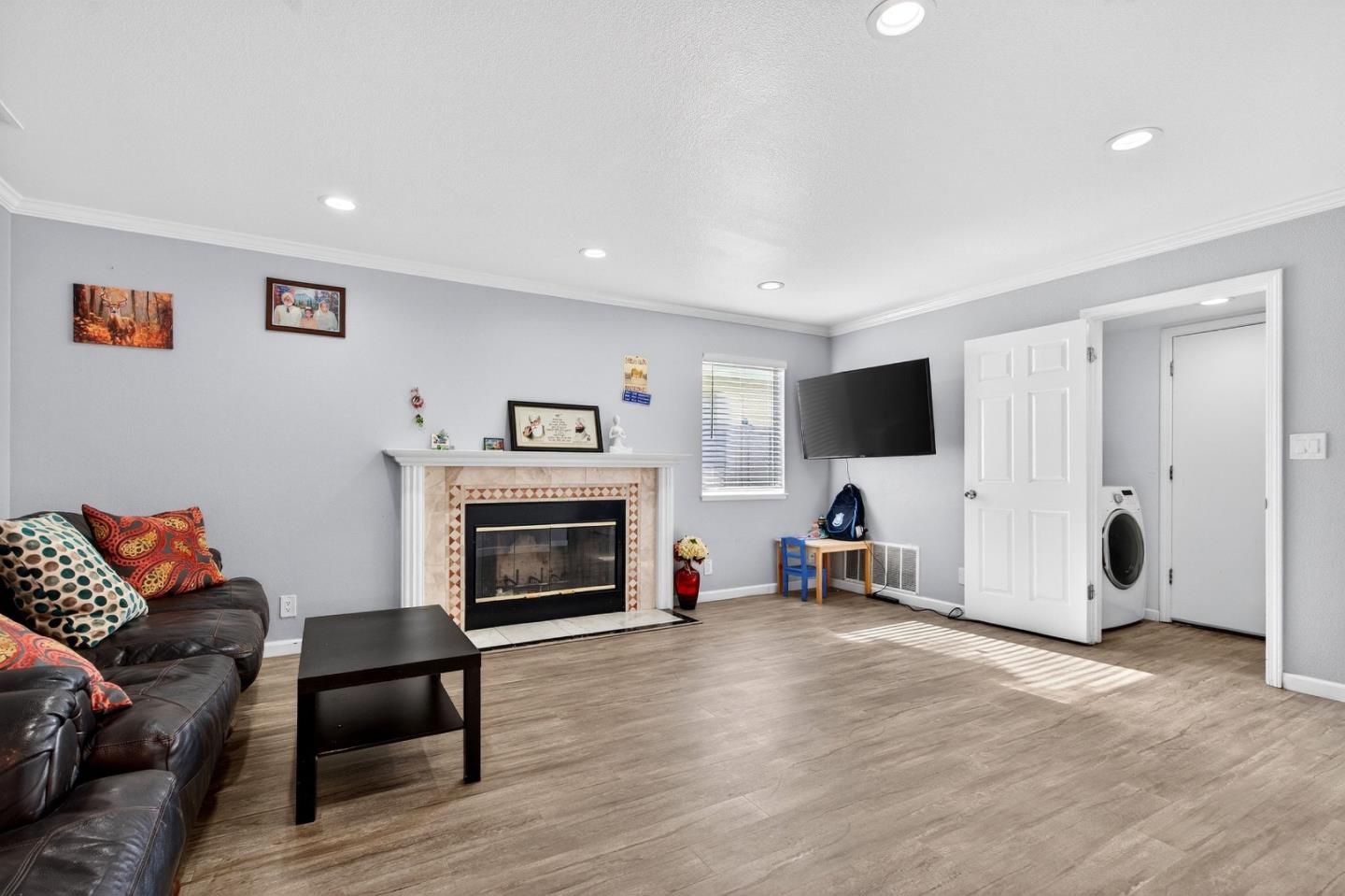 Detail Gallery Image 5 of 37 For 3330 Vernice Ave, San Jose,  CA 95127 - 4 Beds | 2/1 Baths