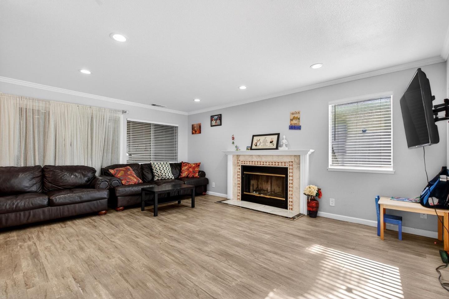 Detail Gallery Image 6 of 37 For 3330 Vernice Ave, San Jose,  CA 95127 - 4 Beds | 2/1 Baths