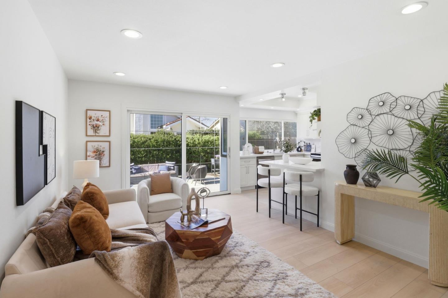 Detail Gallery Image 14 of 61 For 516 Cringle Dr, Redwood City,  CA 94065 - 4 Beds | 2 Baths