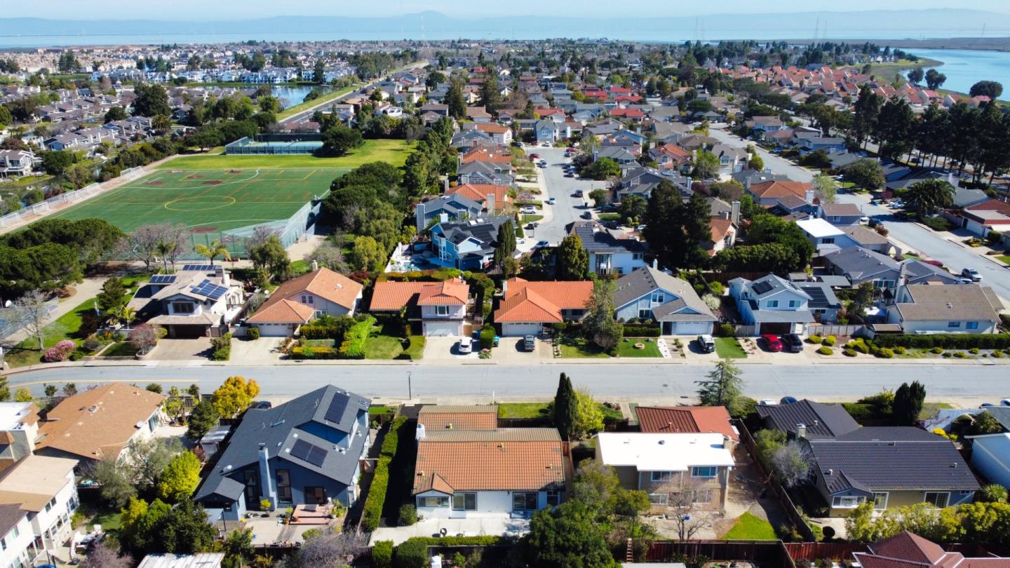 Detail Gallery Image 50 of 61 For 516 Cringle Dr, Redwood City,  CA 94065 - 4 Beds | 2 Baths