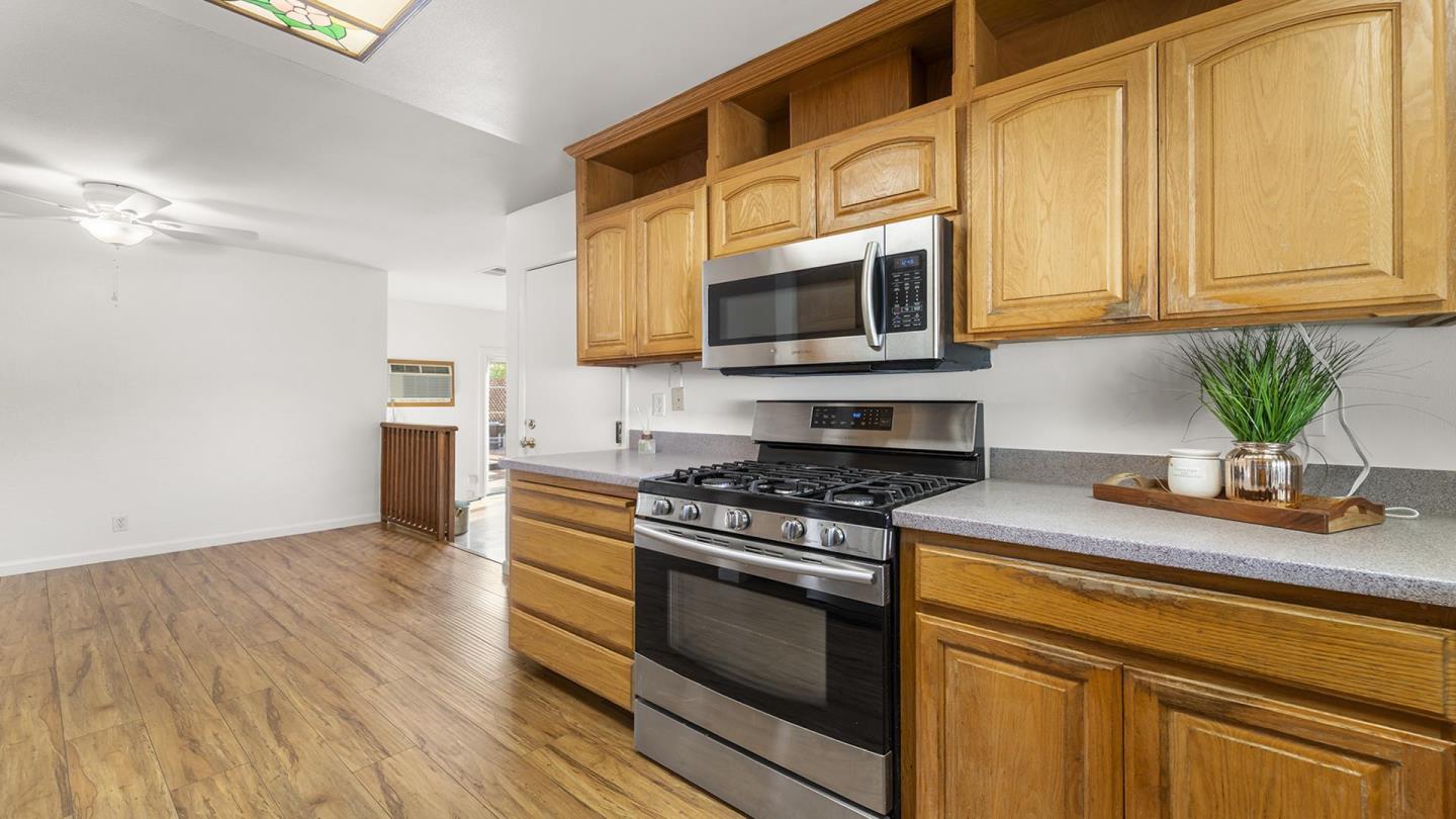 Detail Gallery Image 12 of 35 For 4584 Rotherhaven Way, San Jose,  CA 95111 - 3 Beds | 2 Baths