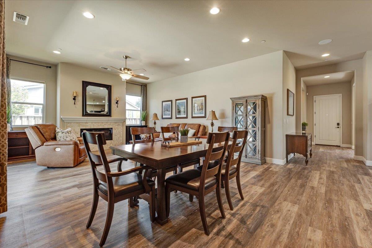 Detail Gallery Image 10 of 24 For 481 Logan Way, Marina,  CA 93933 - 3 Beds | 2 Baths