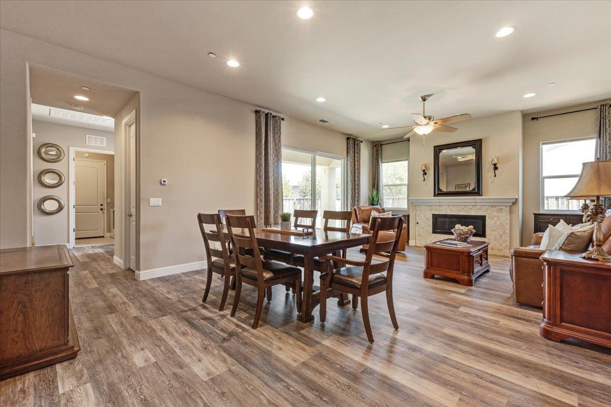 Detail Gallery Image 11 of 24 For 481 Logan Way, Marina,  CA 93933 - 3 Beds | 2 Baths