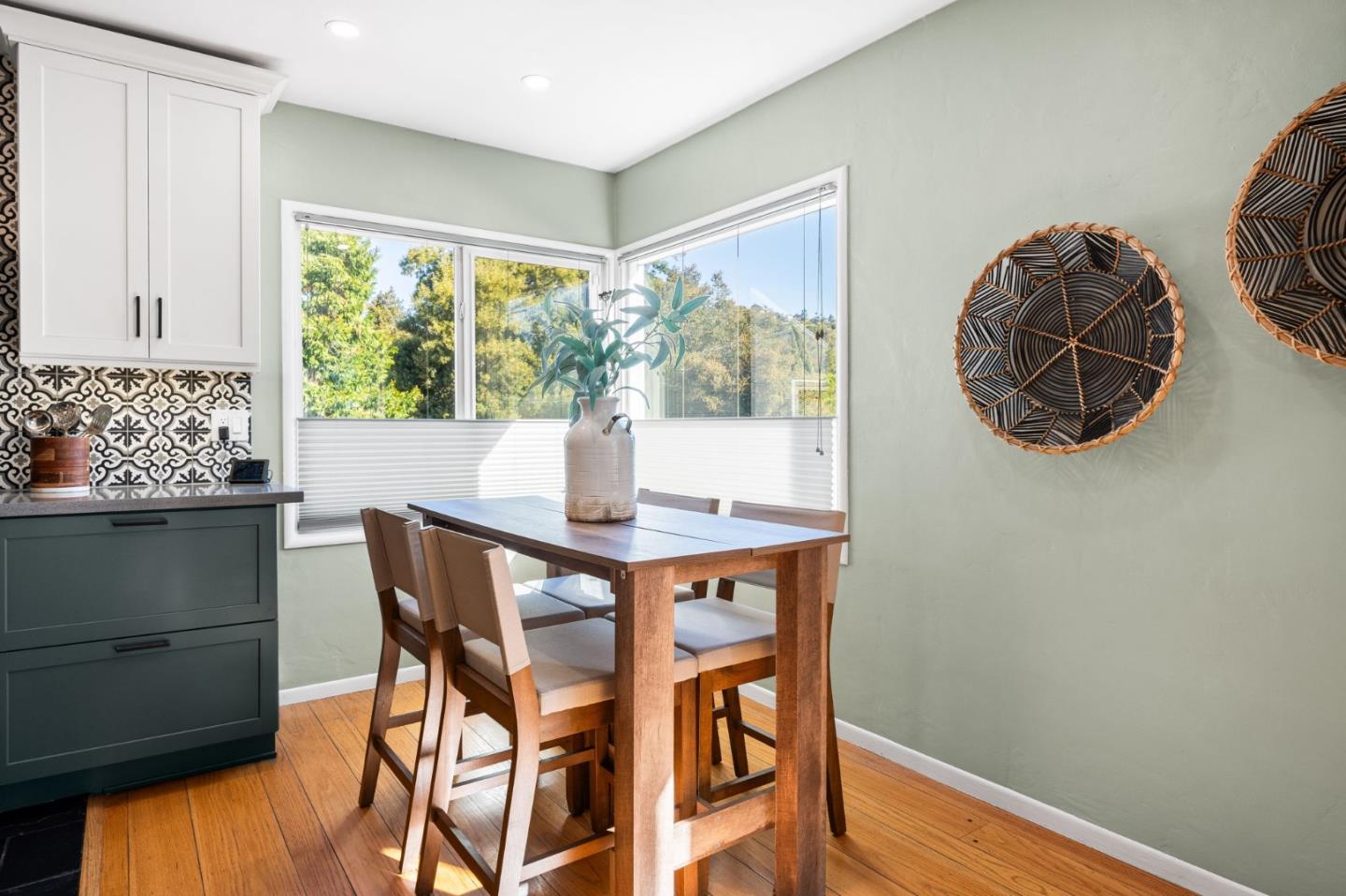 Detail Gallery Image 12 of 46 For 8124 Greenly Dr, Oakland,  CA 94605 - – Beds | – Baths