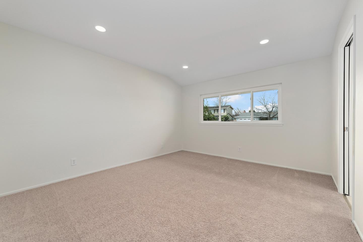 Detail Gallery Image 16 of 22 For 5576 Sunny Oaks Dr, San Jose,  CA 95123 - 3 Beds | 2 Baths