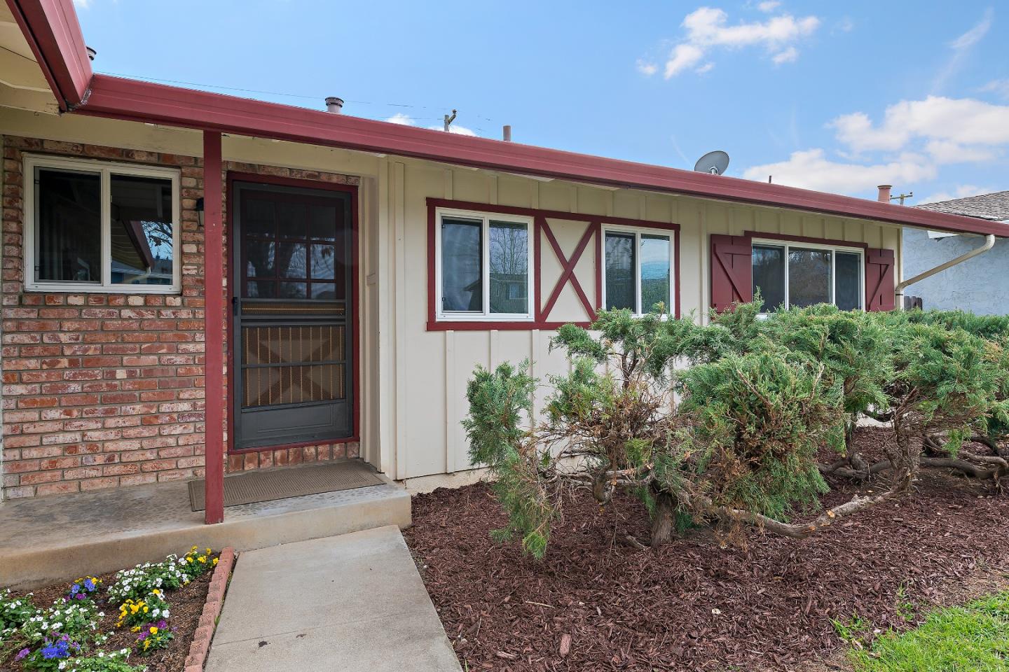 Detail Gallery Image 3 of 22 For 5576 Sunny Oaks Dr, San Jose,  CA 95123 - 3 Beds | 2 Baths