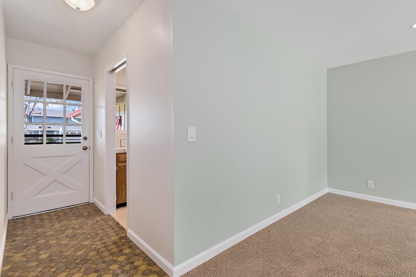 Detail Gallery Image 4 of 22 For 5576 Sunny Oaks Dr, San Jose,  CA 95123 - 3 Beds | 2 Baths