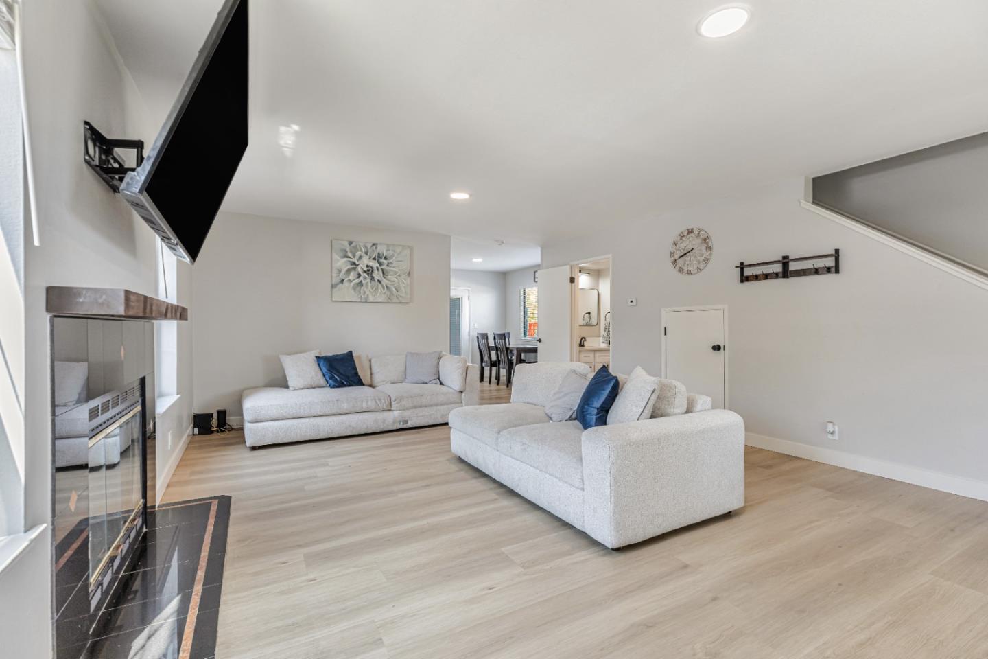 Detail Gallery Image 10 of 40 For 200 Gibson Dr #36,  Hollister,  CA 95023 - 3 Beds | 1/1 Baths