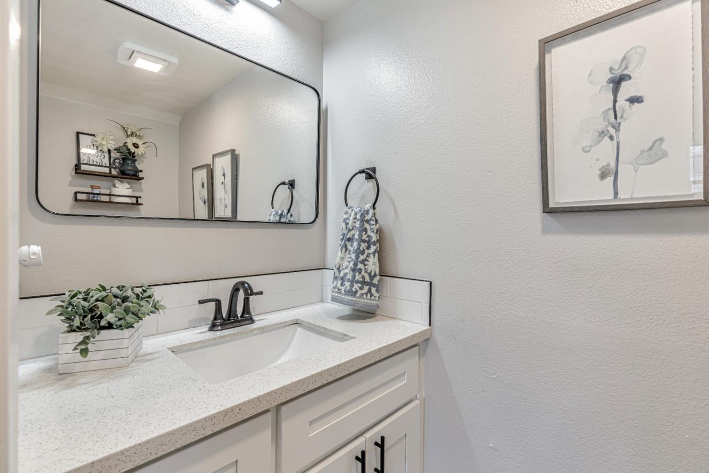 Detail Gallery Image 31 of 40 For 200 Gibson Dr #36,  Hollister,  CA 95023 - 3 Beds | 1/1 Baths