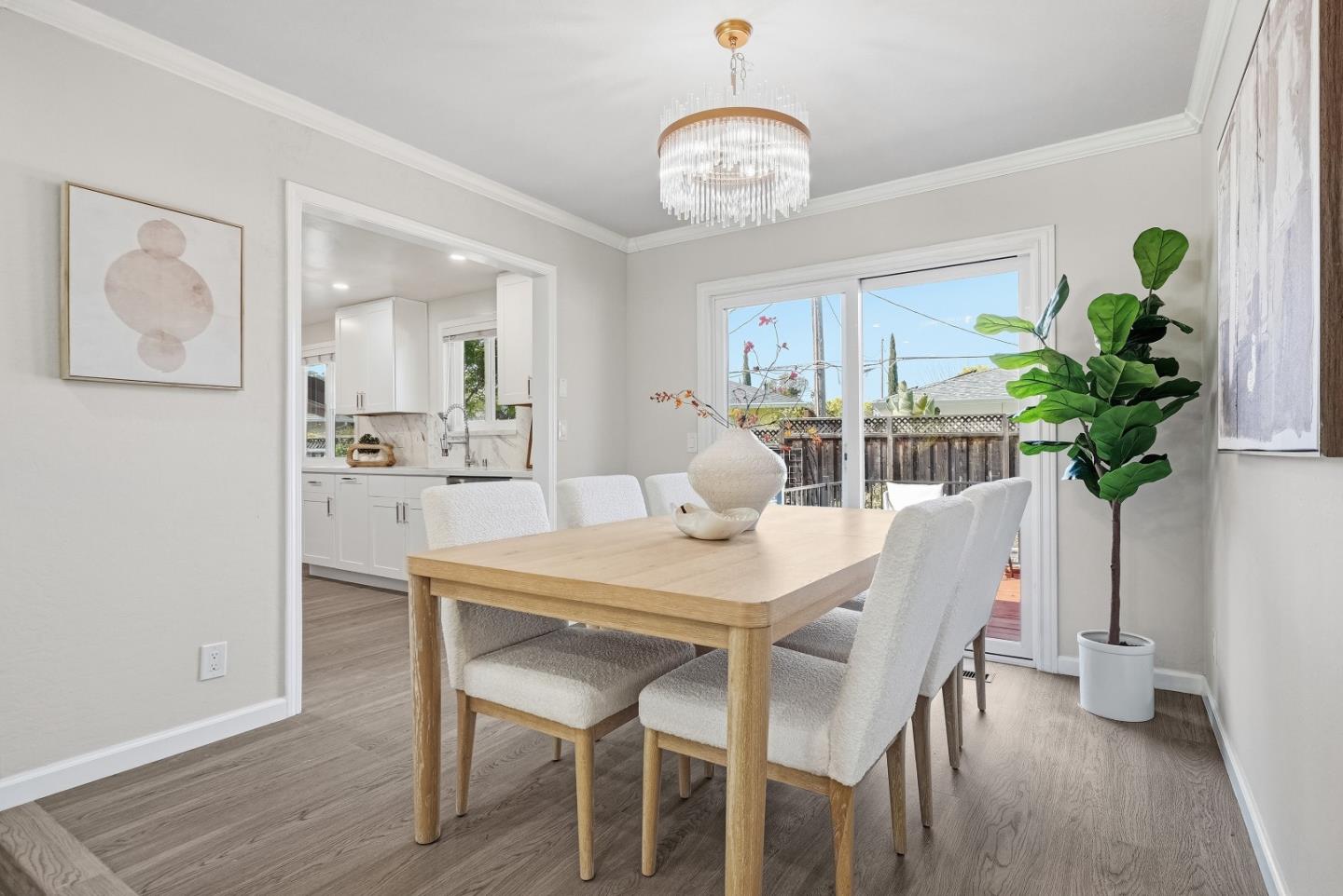 Detail Gallery Image 8 of 51 For 6057 Salida Del Sol, San Jose,  CA 95123 - 4 Beds | 2/1 Baths