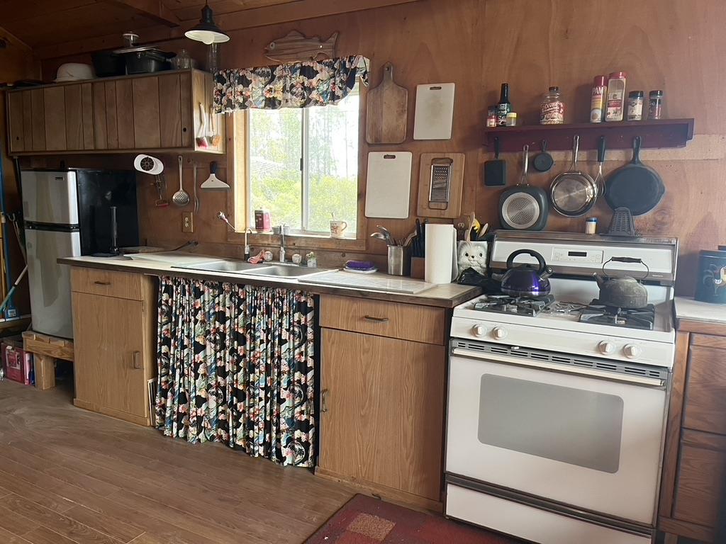 Detail Gallery Image 6 of 11 For 28860 Loma Chiquita Rd, Los Gatos,  CA 95033 - 1 Beds | 2 Baths