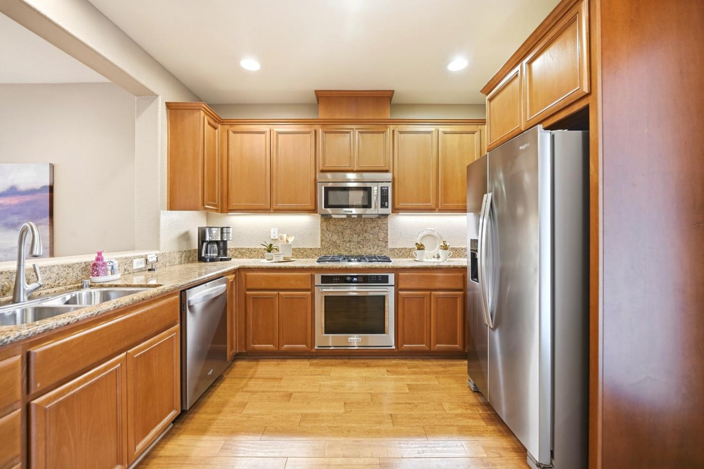 Detail Gallery Image 11 of 42 For 7902 English Oak Cir, Gilroy,  CA 95020 - 3 Beds | 2/1 Baths