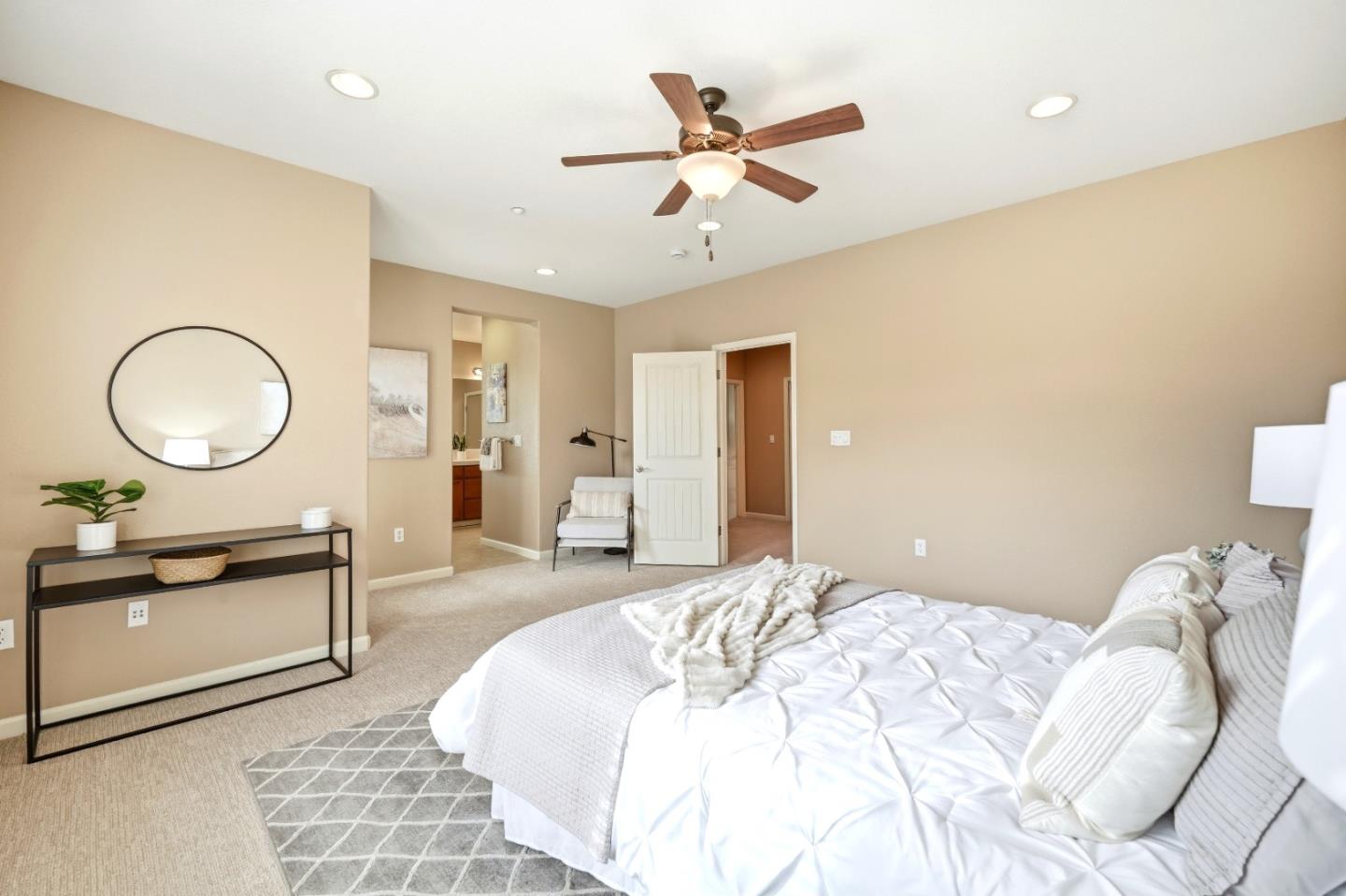 Detail Gallery Image 17 of 42 For 7902 English Oak Cir, Gilroy,  CA 95020 - 3 Beds | 2/1 Baths