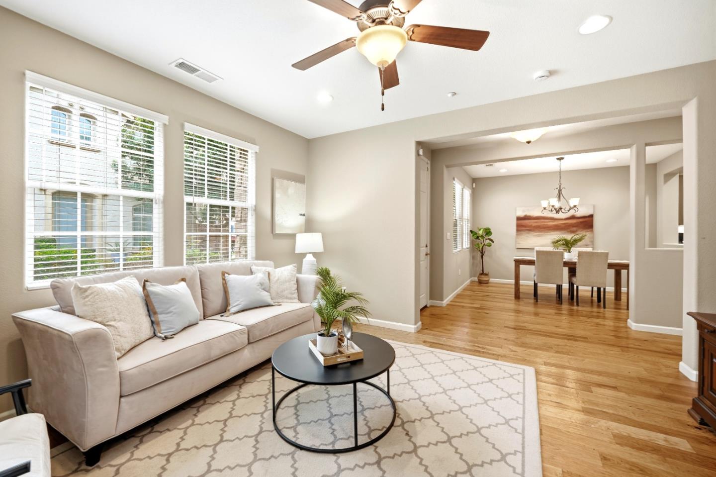 Detail Gallery Image 5 of 42 For 7902 English Oak Cir, Gilroy,  CA 95020 - 3 Beds | 2/1 Baths