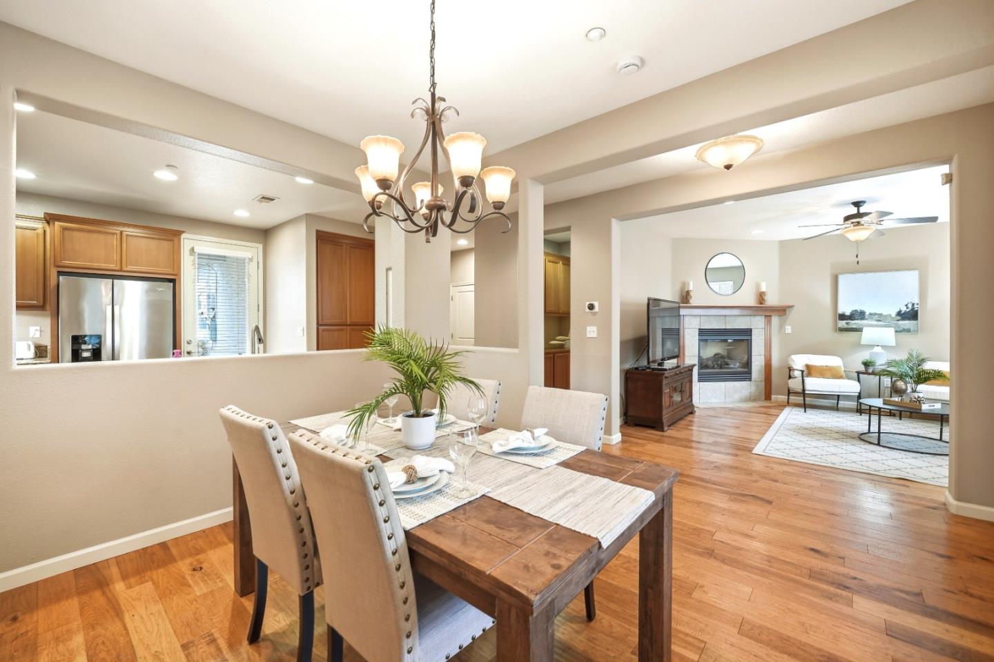 Detail Gallery Image 7 of 42 For 7902 English Oak Cir, Gilroy,  CA 95020 - 3 Beds | 2/1 Baths