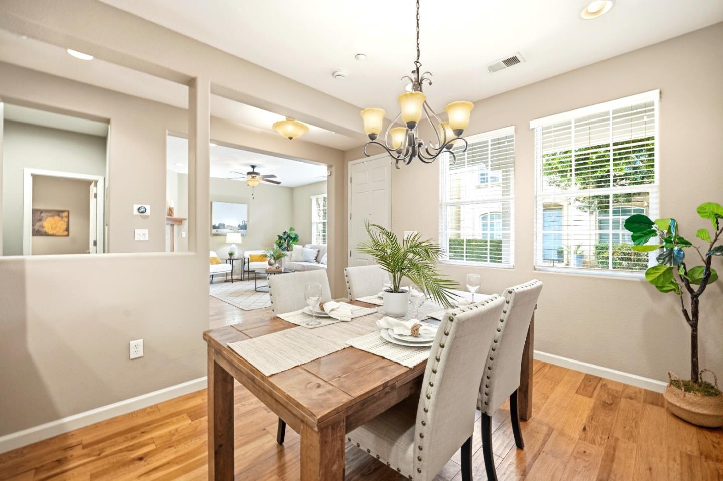 Detail Gallery Image 8 of 42 For 7902 English Oak Cir, Gilroy,  CA 95020 - 3 Beds | 2/1 Baths