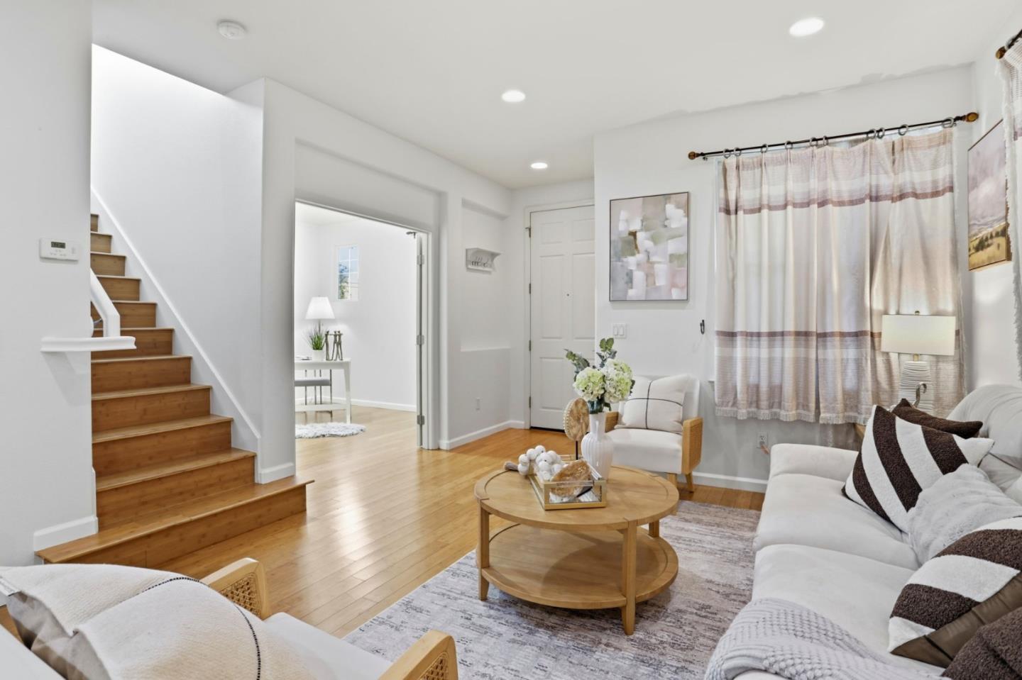 Detail Gallery Image 10 of 36 For 257 Rayos Del Sol Dr, San Jose,  CA 95116 - 4 Beds | 4 Baths