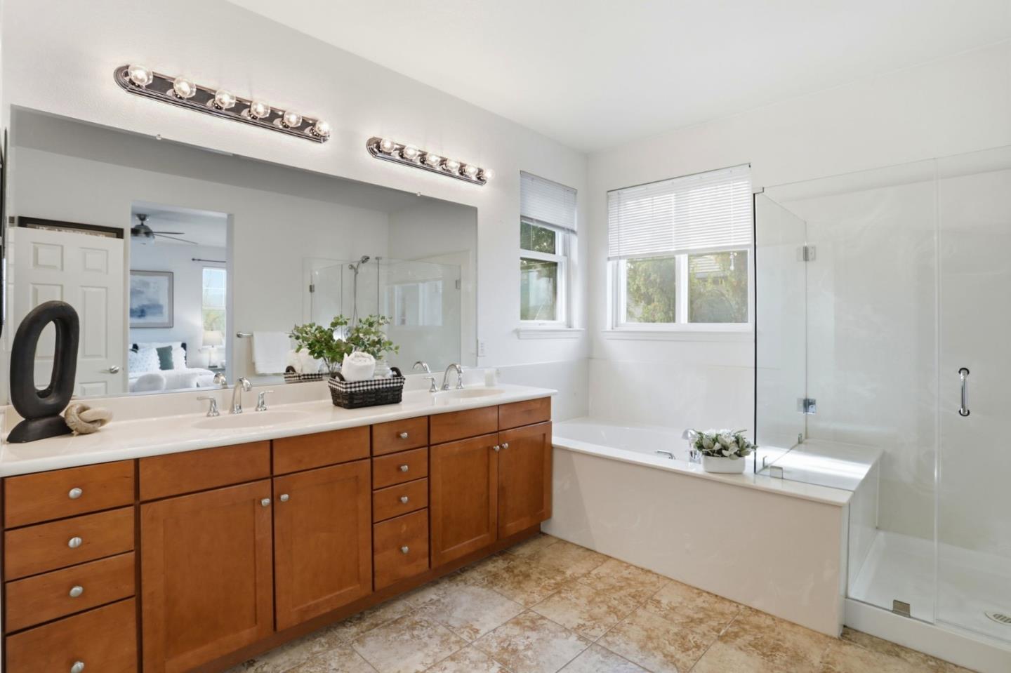 Detail Gallery Image 28 of 36 For 257 Rayos Del Sol Dr, San Jose,  CA 95116 - 4 Beds | 4 Baths