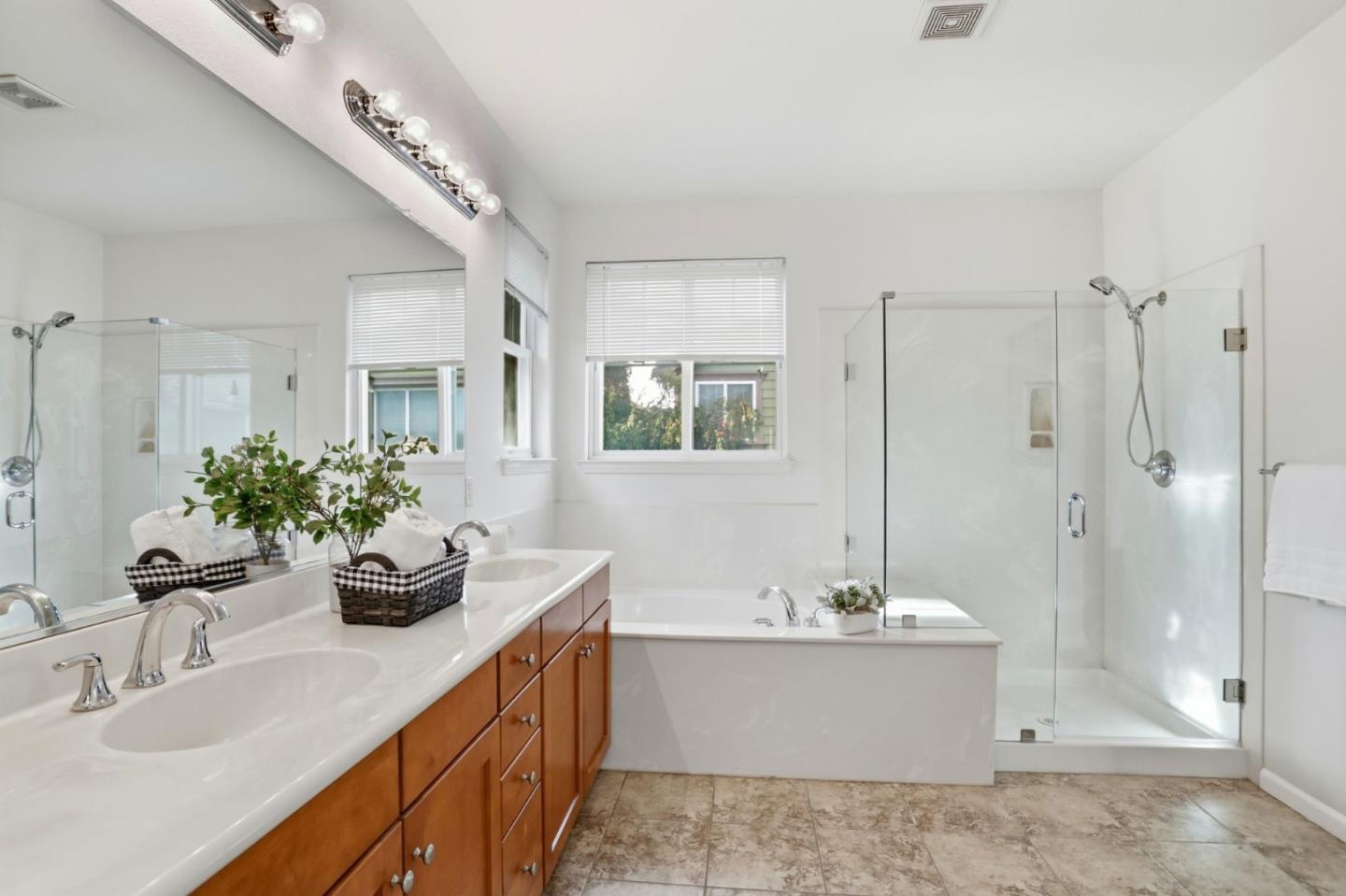 Detail Gallery Image 29 of 36 For 257 Rayos Del Sol Dr, San Jose,  CA 95116 - 4 Beds | 4 Baths