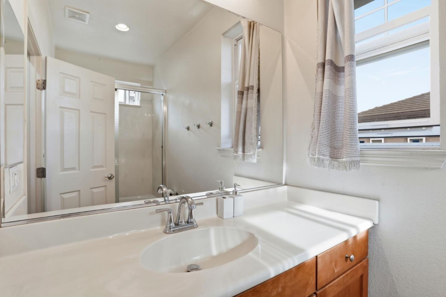 Detail Gallery Image 30 of 36 For 257 Rayos Del Sol Dr, San Jose,  CA 95116 - 4 Beds | 4 Baths