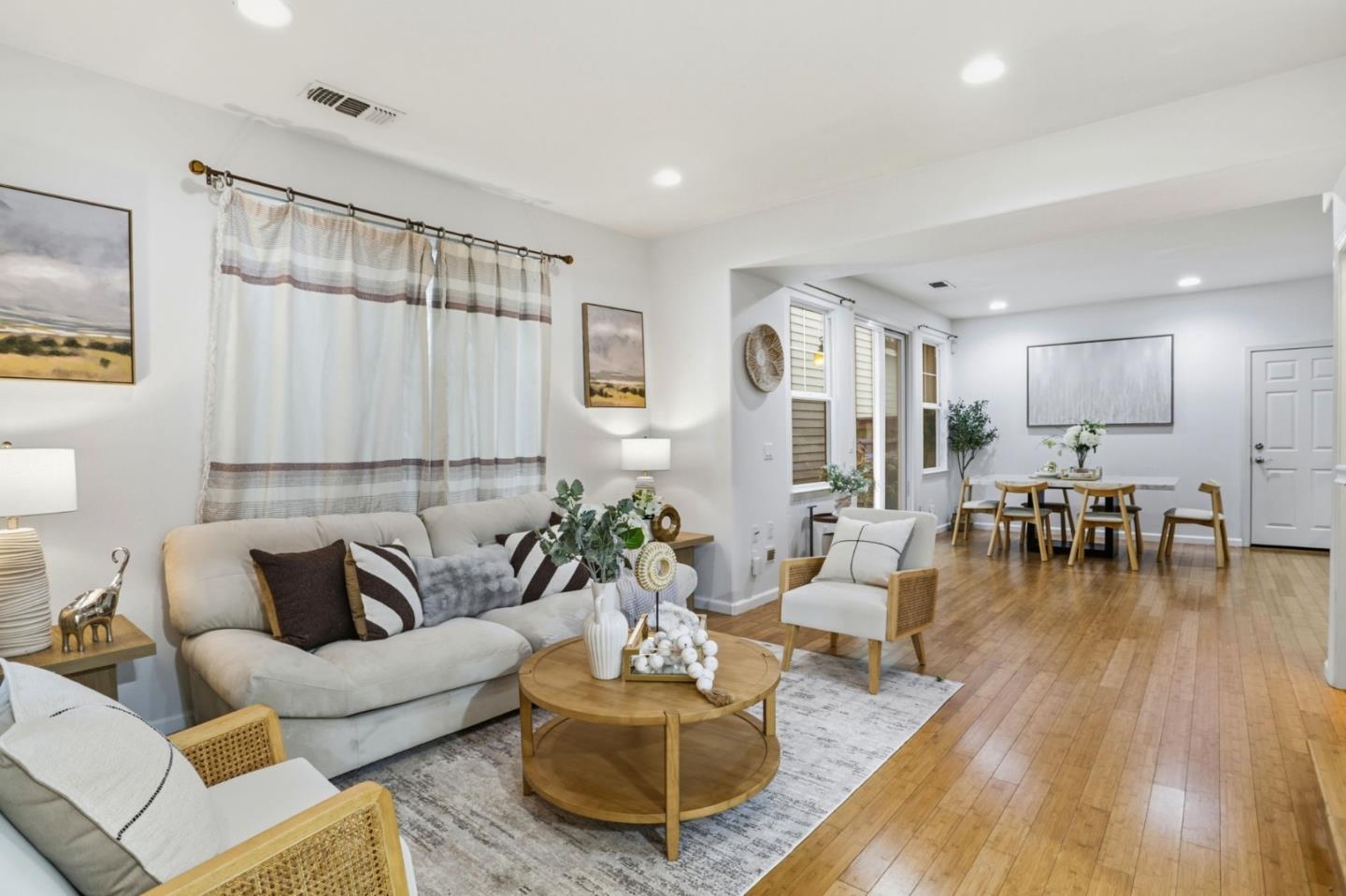 Detail Gallery Image 9 of 36 For 257 Rayos Del Sol Dr, San Jose,  CA 95116 - 4 Beds | 4 Baths