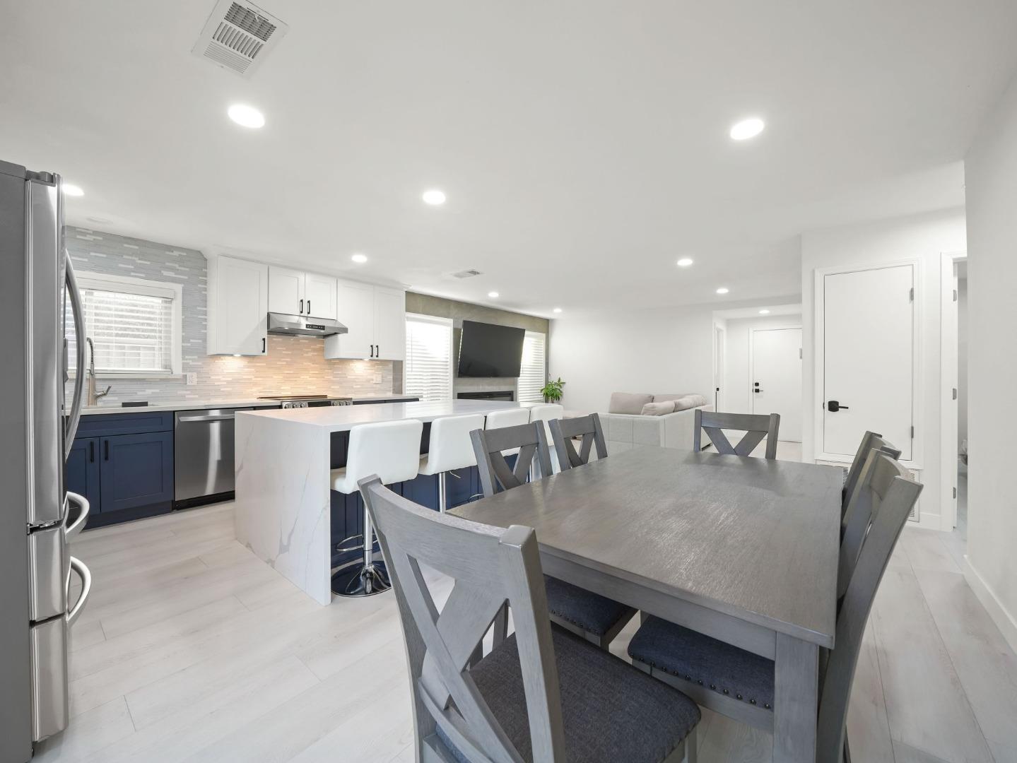 Detail Gallery Image 9 of 29 For 14 via Campina, San Jose,  CA 95139 - 3 Beds | 2 Baths