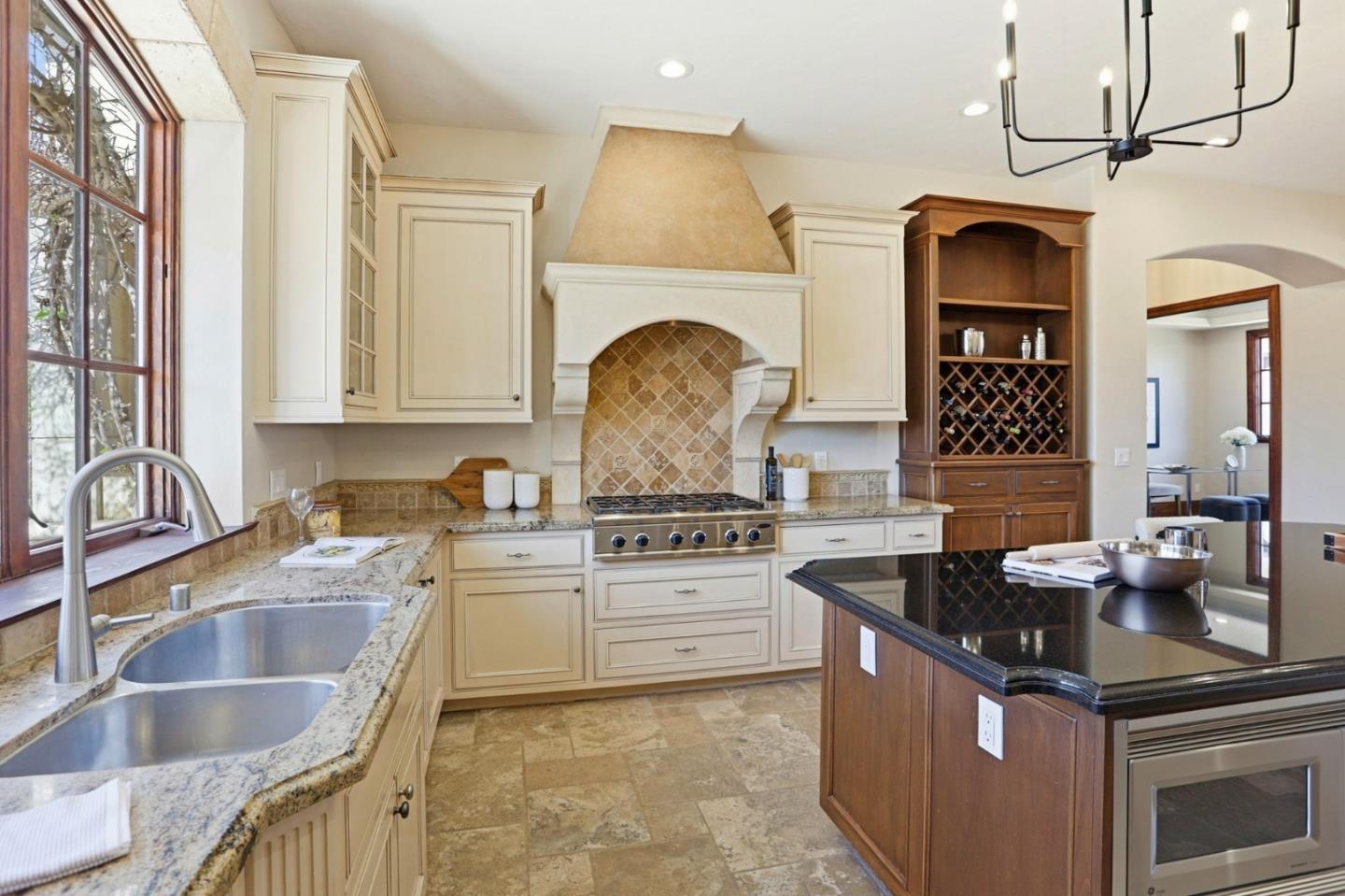 Detail Gallery Image 8 of 37 For 2540 Marsha Way, San Jose,  CA 95125 - 3 Beds | 2 Baths