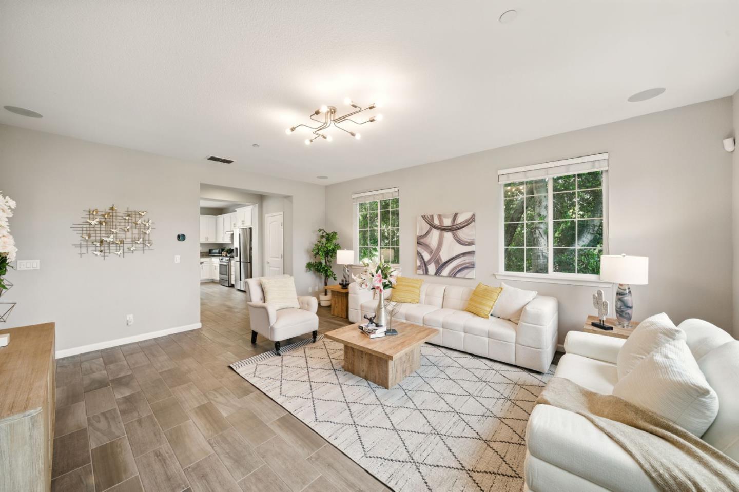 Detail Gallery Image 11 of 39 For 26540 Hayward Blvd, Hayward,  CA 94542 - 3 Beds | 3/1 Baths