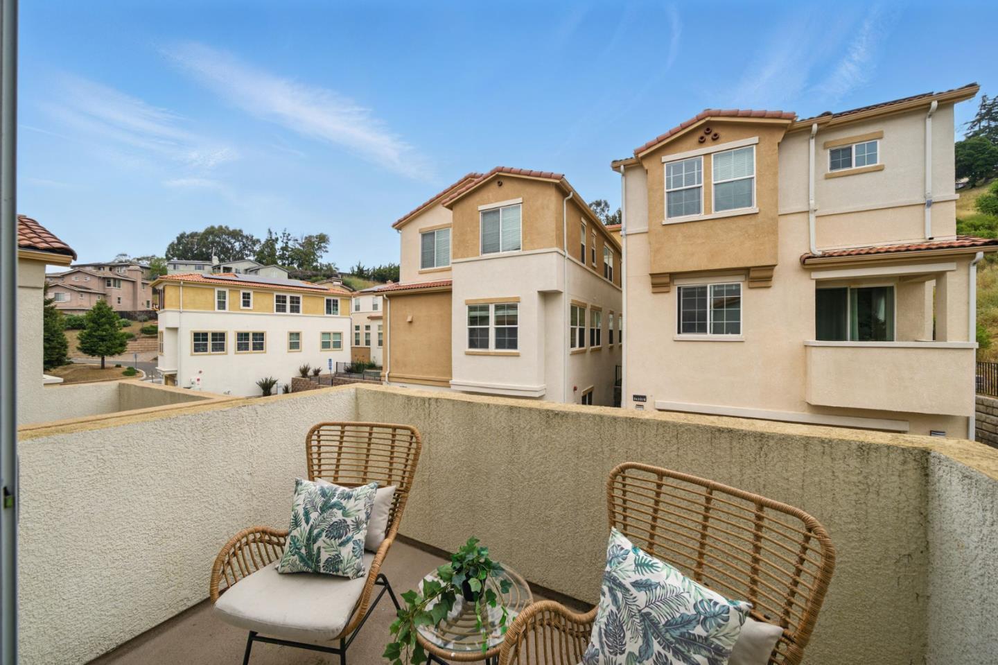 Detail Gallery Image 20 of 39 For 26540 Hayward Blvd, Hayward,  CA 94542 - 3 Beds | 3/1 Baths